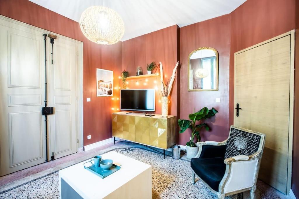 La Suite 2 Pieces Lit Queen Size Entree Privee 尼姆 外观 照片